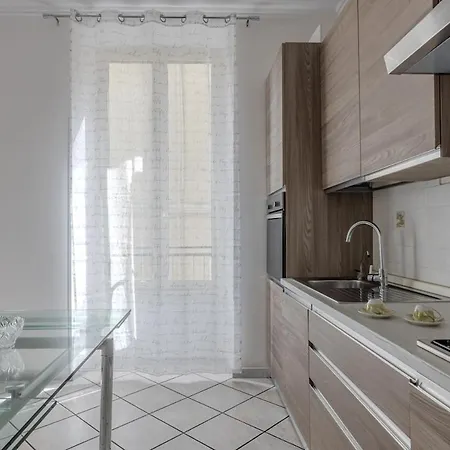 Mama - Metro C Mirti * روما