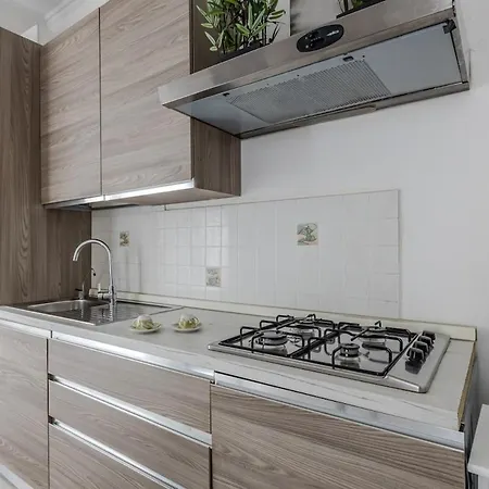 Mama - Metro C Mirti * روما